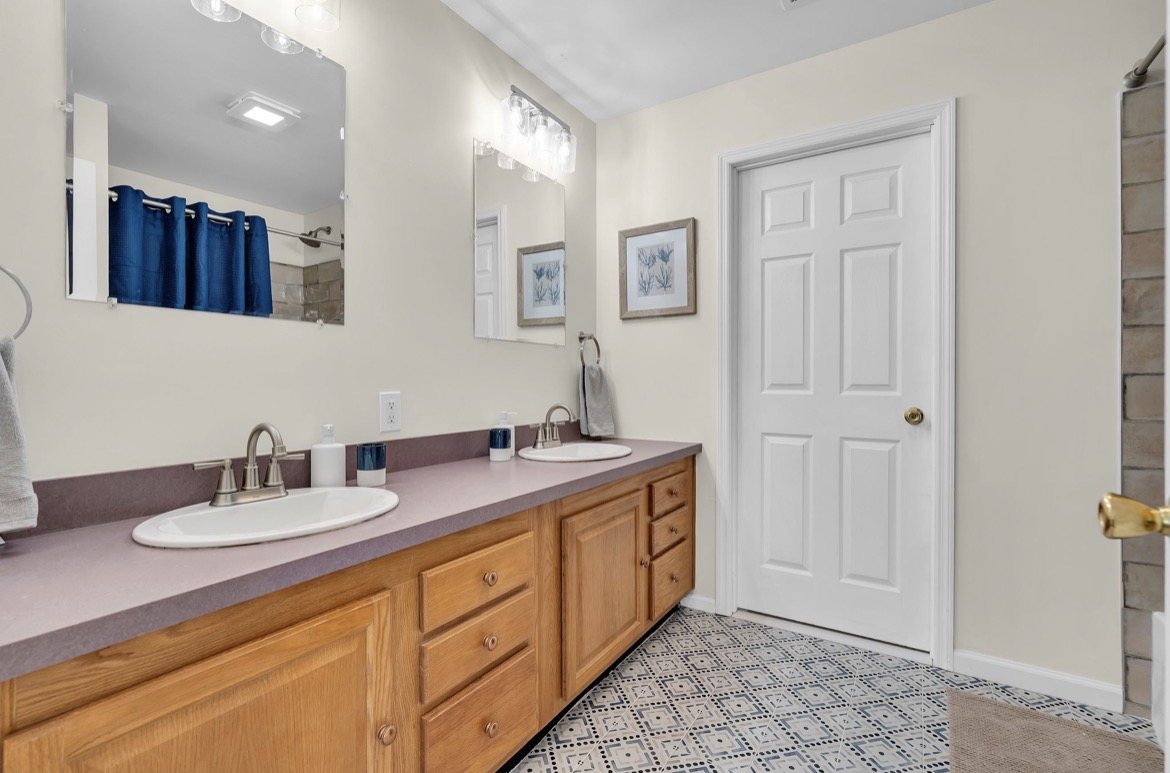 Main bathroom