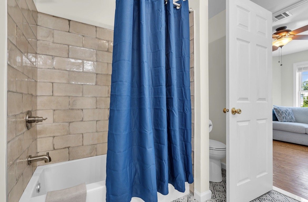 Bathroom tub and shower